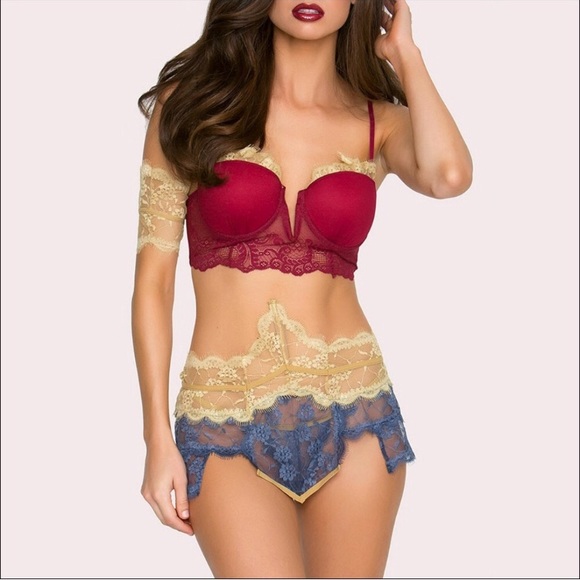 *SOLD*  Wonder Woman Cosplay Lingerie - Picture 3 of 7